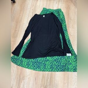 Black Long-Sleeve Women's Top ➕Green Elegant skirt- Classic Lightweight